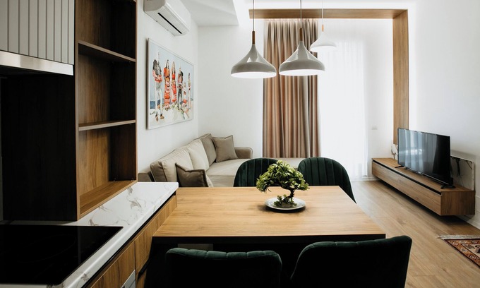 Tirana Condominio | Stylish nest @15 min to center (A/C, Balcony)