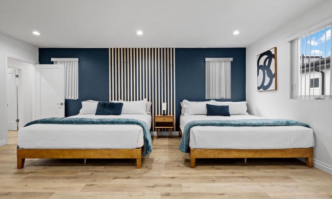 Los Angeles County Casa | Stylish New home Near DTLA, Disneyland, SOFI