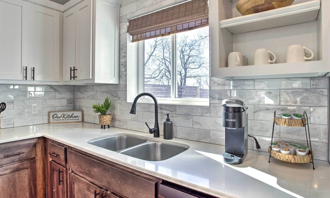 Central Oklahoma City Cabaña | Stylish OKC Farmhouse w/ Garden - Close to OU