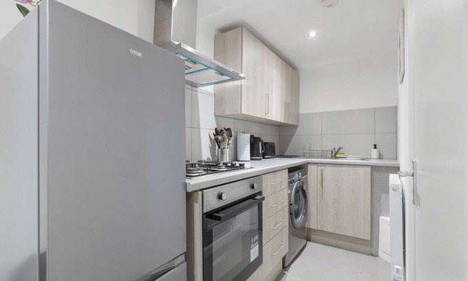 Portsoken Apartamento | Stylish One-Bedroom Flat with Private Amenities – Your Home Away from Home!