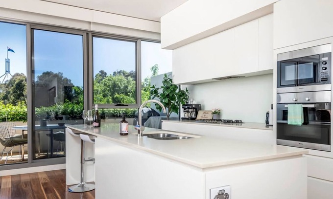 Forrest Apartamento | Stylish Penthouse Level Apartment In Capital Hill ACT