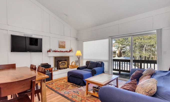 Bear Valley Condominio | Stylish, Remodeled Condo - Creekside #14 by Bear Valley Vacation Rentals