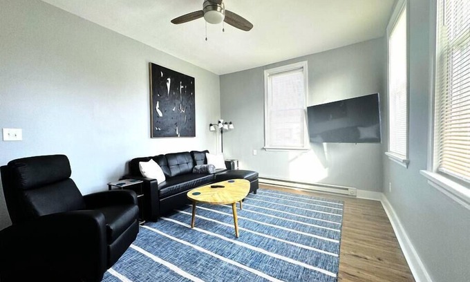 Wilmington Apartamento | Stylish Retreat in Bayard Square - King Bed, Fast WiFi!