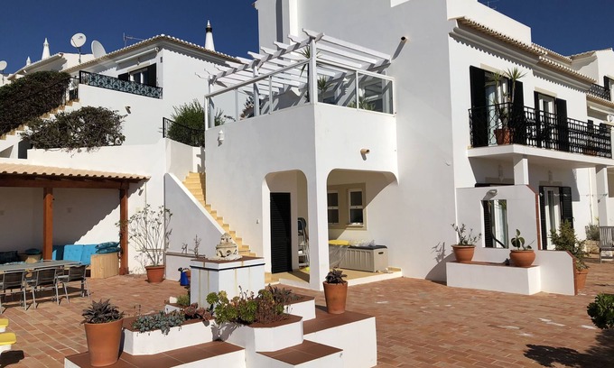 Figueira Casa | Elegante villa pareada en una de las regiones más bellas de Portugal.