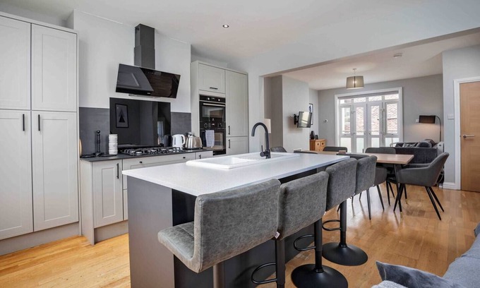 Sheffield Apartamento | Stylish & Spacious 3 Bed Apartment with Parking