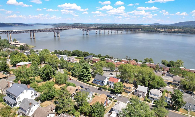Newburgh Casa | Stylish & Spacious House w/ Hudson River Views