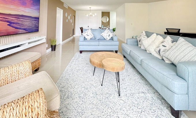 Hollywood South Central Beach Condominio | Stylish Stay Sea Glimpse