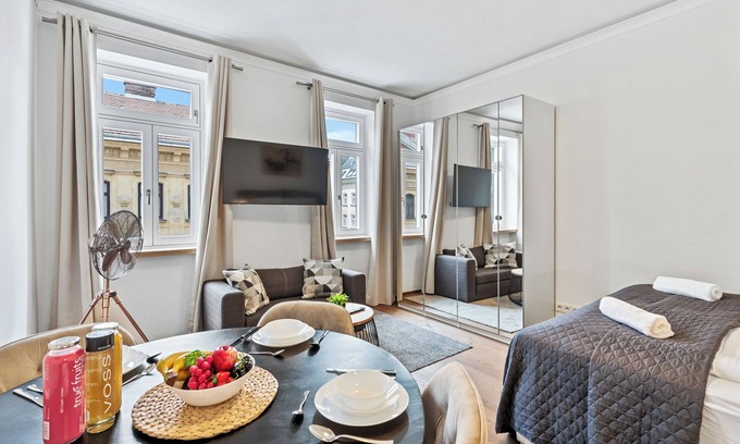 Rudolfsheim-Funfhaus Apartamento | Stylish Studio, Smart TV, 2 Beds