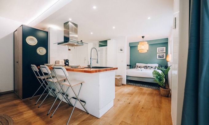 Belair Apartamento | Stylish Studio w Terrace in Heart of Lux