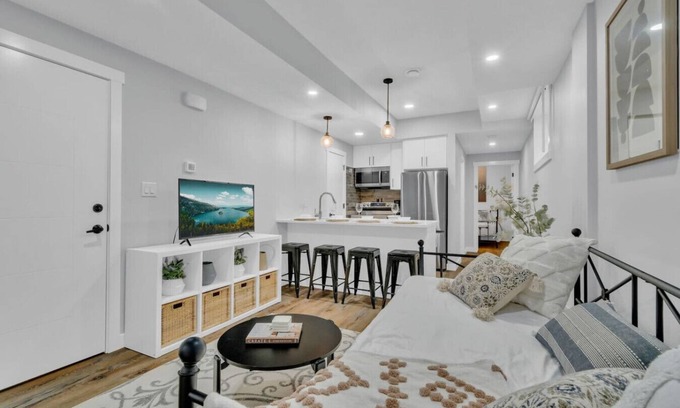 Jasper Place Apartamento | Stylish Suite * NearWEM * 4 twin bed * Central