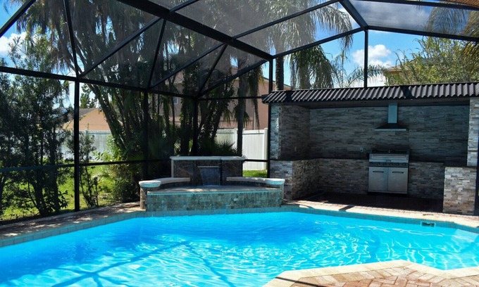 Poinciana Casa | Stylish temporary home !!!