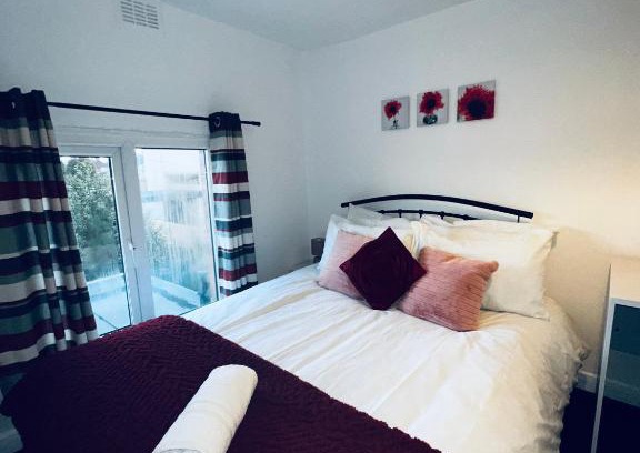 Coventry Casa | Stylish Town House - Modern double room - 3