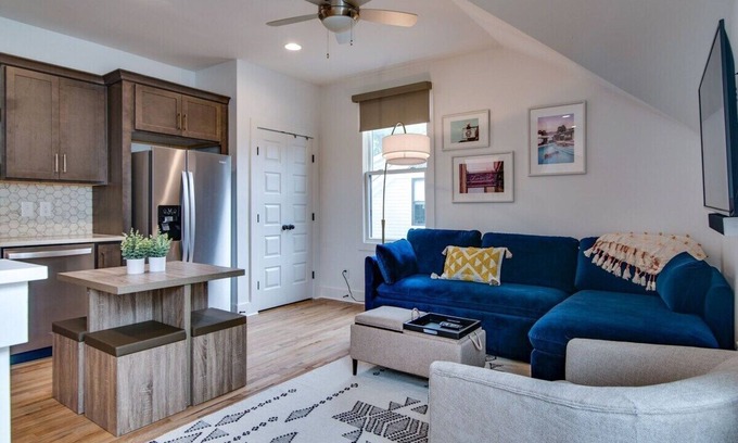 Greenwood Casa | Stylish East Nashville Townhouse for 6