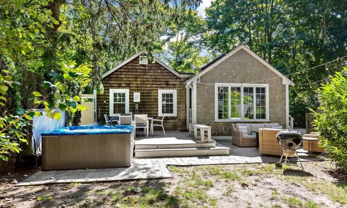 Yarmouth Port Casa | Stylish Updated Home, walk to Dennis Pond, Hot Tub!