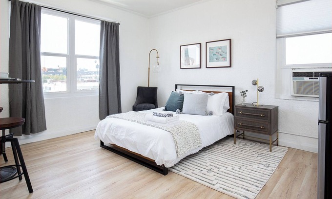 Rampart Village Apartamento | Stylish Urban Sanctuary in DTLA Studio!