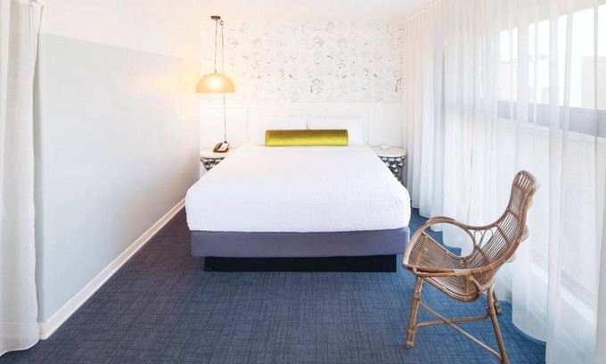 Venice Hotel | Stylish Venice Stay w/ Balcony Overlooking the Ocean | Rooftop | Free Breakfast