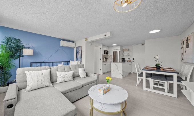Diamond Head - Kapahulu - St. Louis Condominio | Stylish Waikiki 1-Bedroom, Just Steps from the Beach!