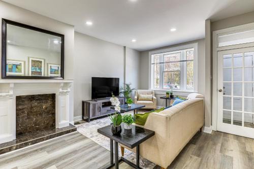 Brewerytown Casa | Stylish, Walkable Rowhouse Near Art Museums and Zoo!