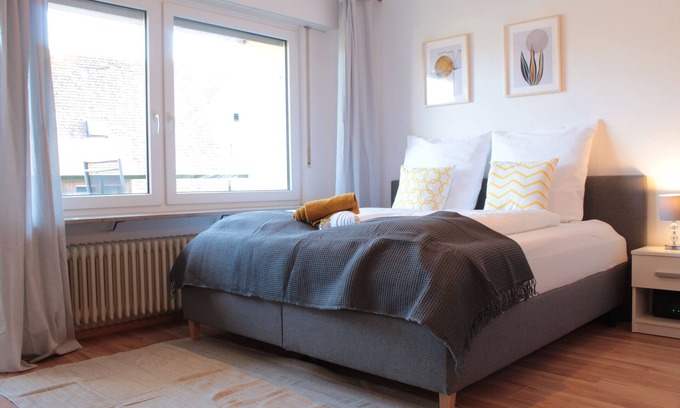 Holzgerlingen Apartamento | Stylish with Balcony, parking, Netflix