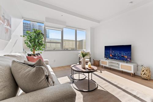 Wilshire Center Apartamento | Stylist Downtown LA Gateway- 1BD Apartment