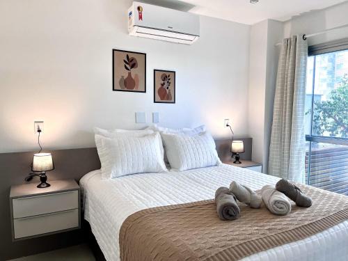 Jacarepagua Apartamento | Suíte com jardim e piscina na Barra RJ