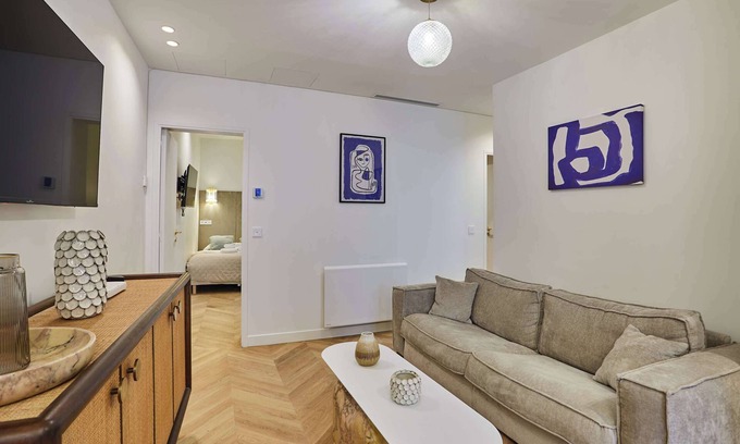 Saint-Vincent-de-Paul Apartamento | Sublime air-conditioned apartment Center of Paris
