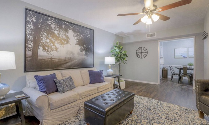 Overland Park Apartamento | Sublime Sensibility: 2 bed/2 bath