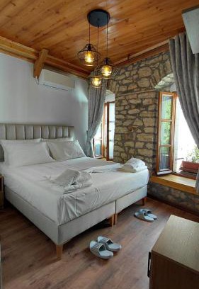 Gjirokaster Hotel | Submarine 105 Rooms