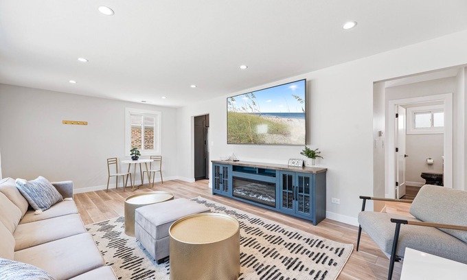 Des Plaines Casa | Suburban Fab Part Deux