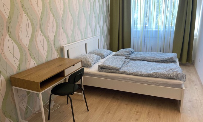 Alsorakos Apartamento | Suburban family retreat