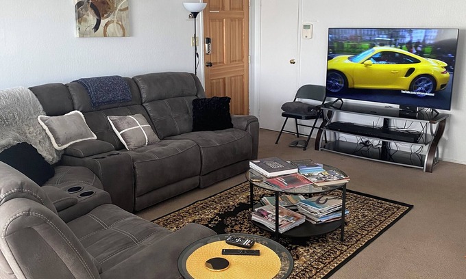 Westlake Casa | Suburban San Francisco Home 25 minutes for Downtown!