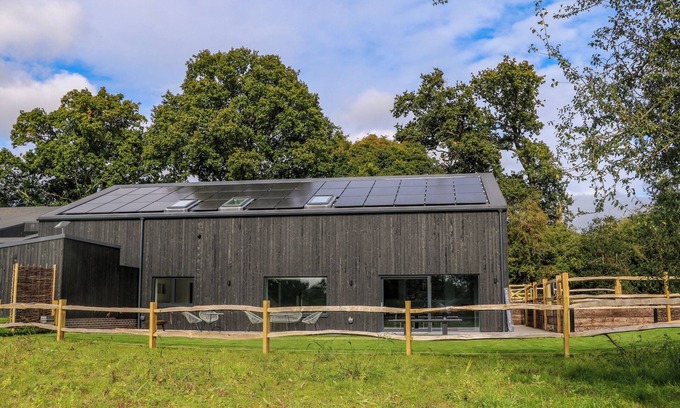 West Meon Cabaña | SUETTS FARM BARNS, family friendly, with a garden in Bishop's Waltham