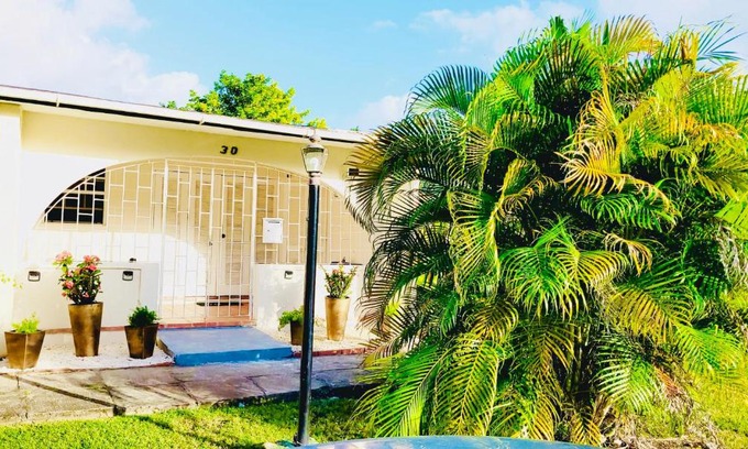 Sunset Crest Apartamento | SugaLove Villa 30 Flamboyant Ave