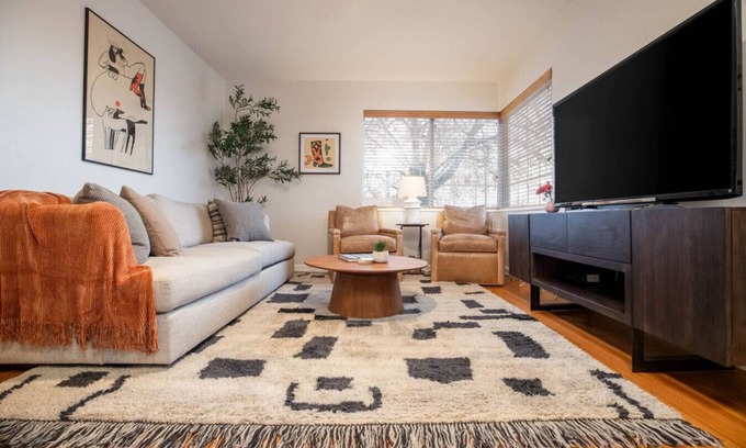 Sugar House Apartamento | Sugar House Basecamp - 30 Minutes to Ski Resorts!