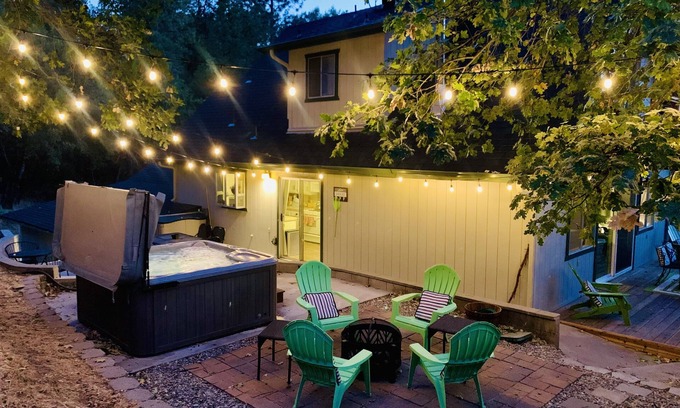 Oakhurst Casa | Sugar Pine Chalet near Yosemite, Bass Lake Pet Friendly!