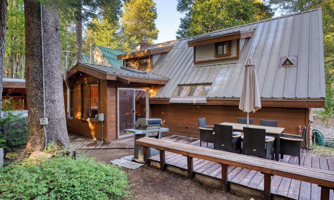 Tahoma Cabina | Sugar Point by AvantStay | Tahoe Cabin w/ Hot Tub