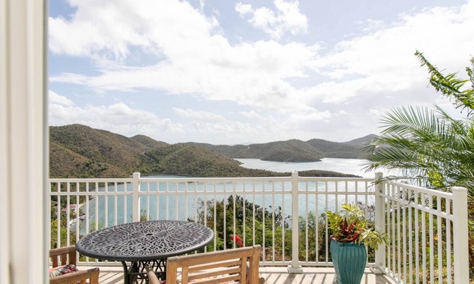 Estate Emmaus Casa | Sugarview Villa Cottage: Coral Bay, Ocean View