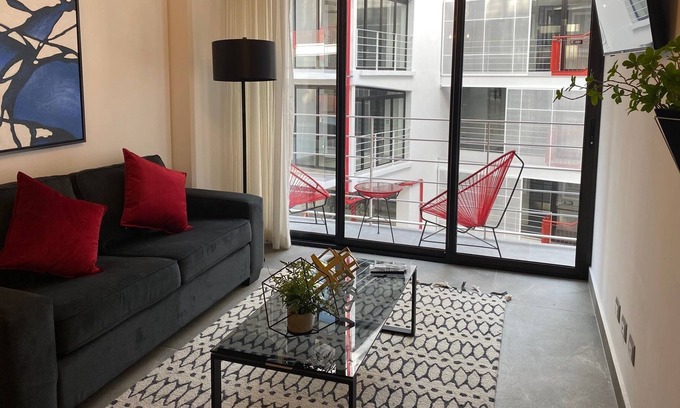 Zona 16 Apartamento | Apto. Lujoso frente a Ciudad de Cayala