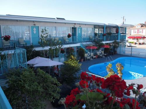 North Wildwood Hotel | Suitcase Motel & Travel