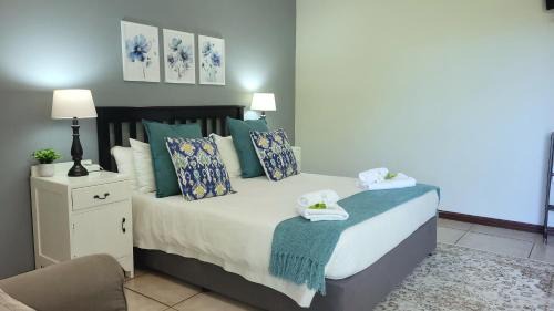 Beacon Bay Apartamento | Suite 14- Deja' Blu Bed and Breakfast- East London