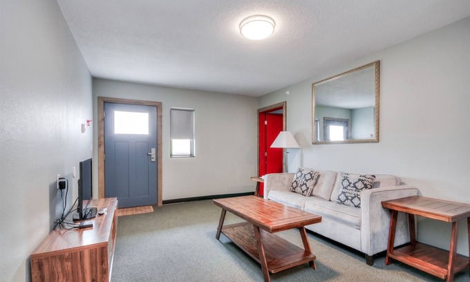 Rapid City Apartamento | Suite 201 - 1BR Apartment | 1 Bed, 1 Bath