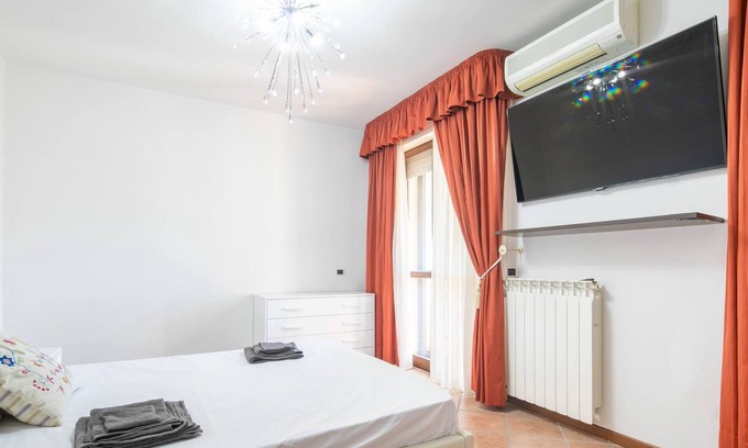 Prato Apartamento | Suite a Prato con 2 Balconi