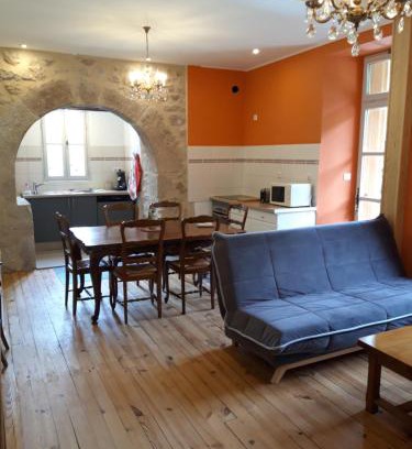 Entraygues-sur-Truyere Apartamento | Suite avec vue panoramique sur la Truyère