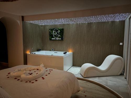 Saint-Aubin-d'Aubigne Apartamento | Suite Banjar-Luxe,Balnéo & Sauna