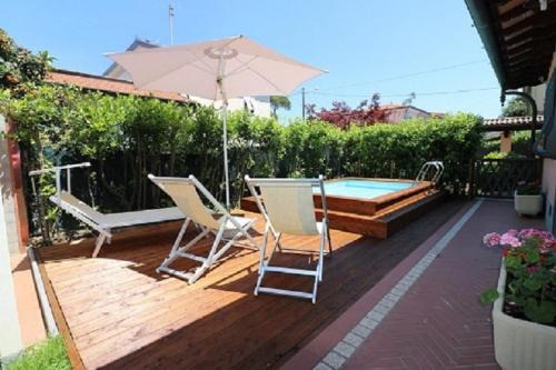 Marina di Massa Apartamento | Suite con Piscina Privata e Giardino 2 matrimoniali 2 bagni