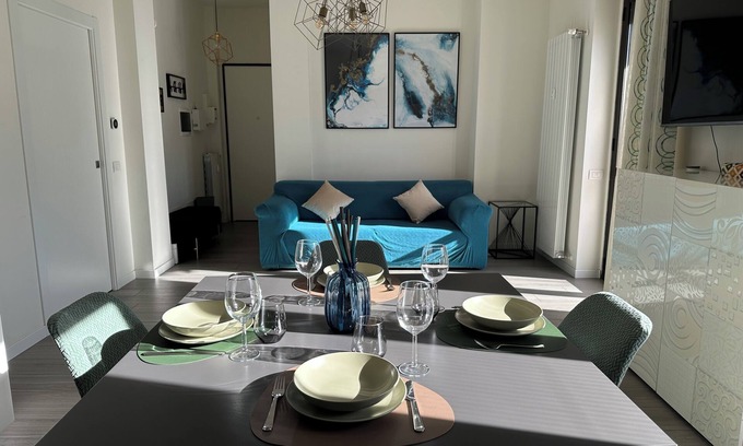 Como Apartamento | Suite D'Home (with private parking included!)