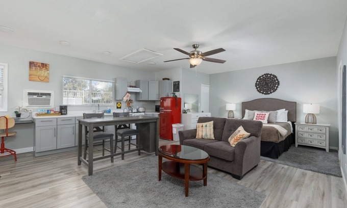 Royal Crest Rancheros Apartamento | Suite Dreams in Sin City - Studio Just 10 minutes to The Strip