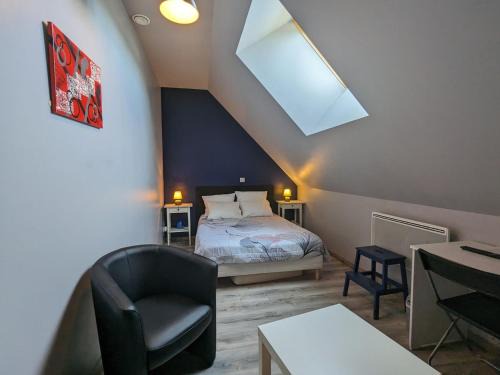 Neuvy-Saint-Sepulchre Cama Y Desayuno | Suite familiale privée avec 3 chambres, sdb, wc partagés et petit-déjeuner inclus - FR-1-591-609