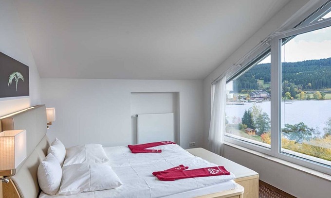 Titisee-Neustadt Casa | Suite Feldberg - Hotel Brugger's Park en el lago