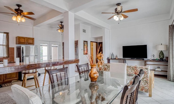 San Pedro Apartamento | Suite G202 at Mara Laguna Gold Standard Certified